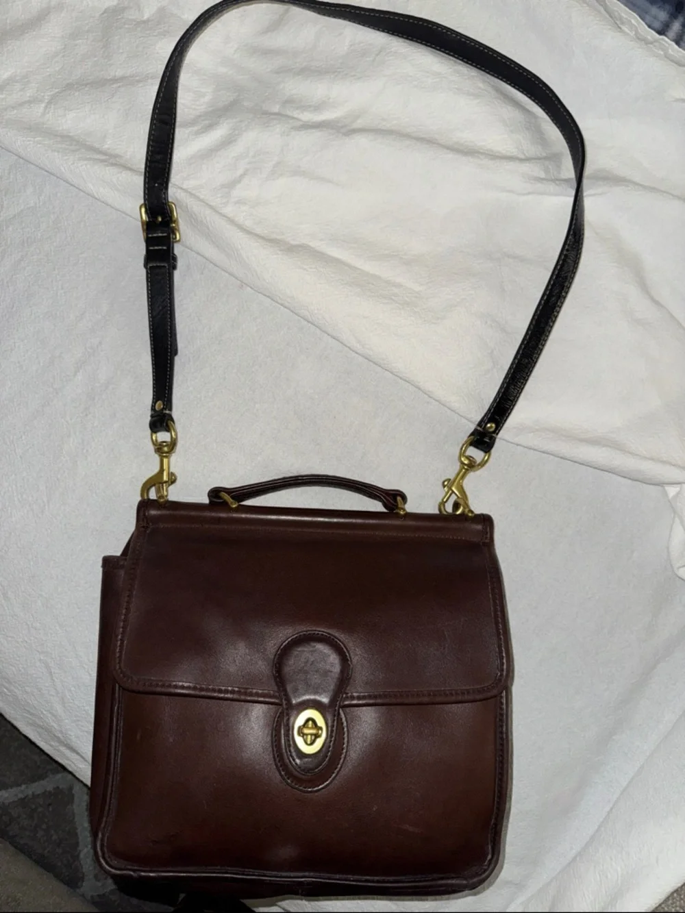 Vintage Coach Brown Leather Willis Messenger Bag with Gold Turn-Lock - Picture 7 of 10